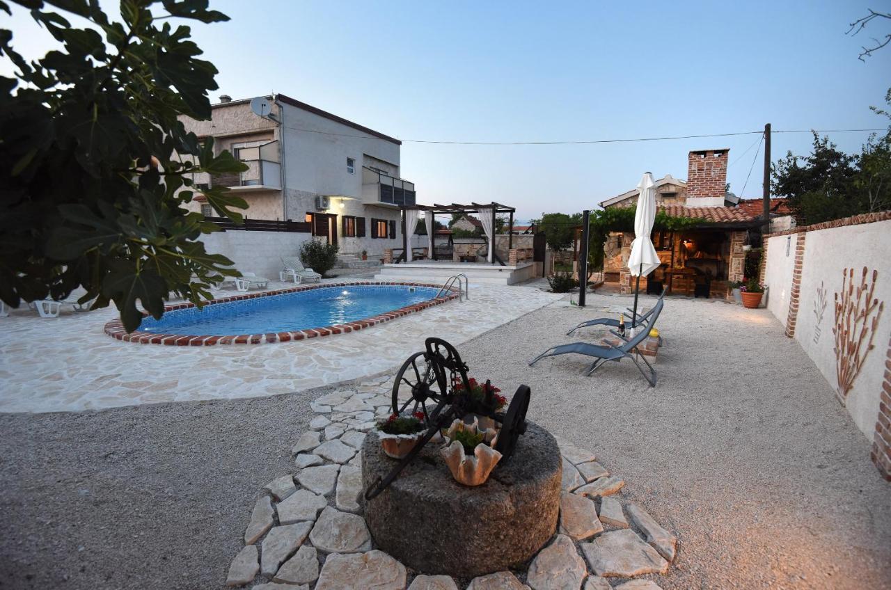 House & Apartment Palaca Donji Zemunik エクステリア 写真