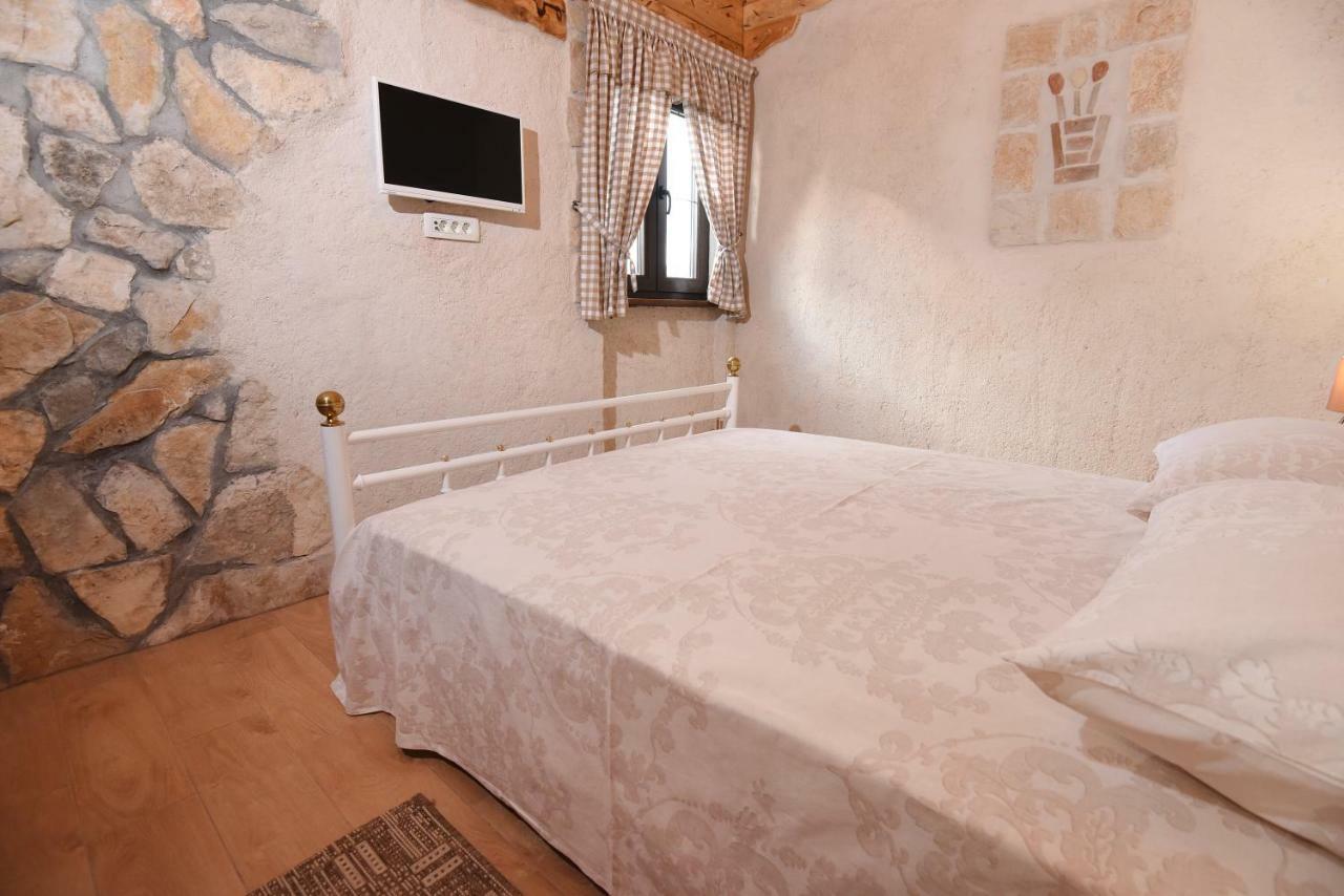 House & Apartment Palaca Donji Zemunik エクステリア 写真